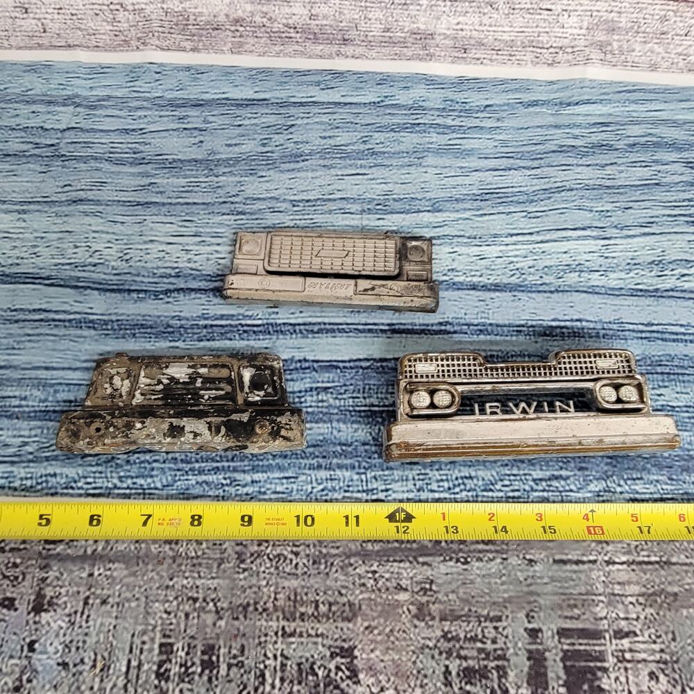 Vintage 3 pieces toy front grills 2 tin one plastic